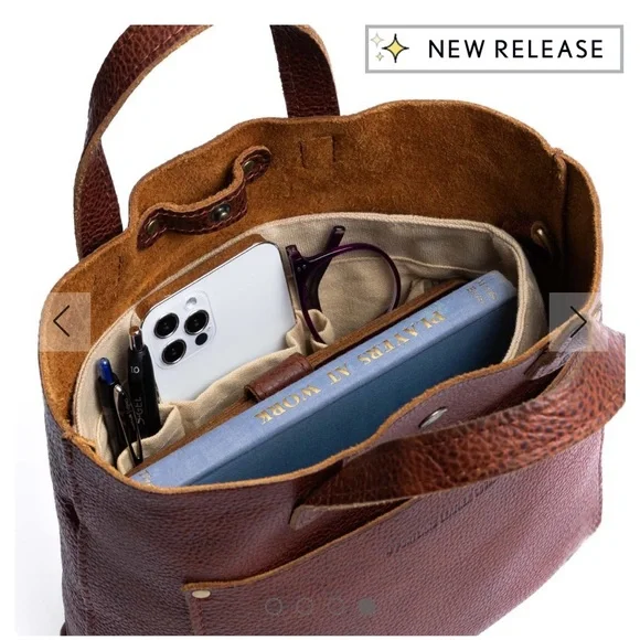 Portland Leather Blue Pouch - Picture 6 of 6